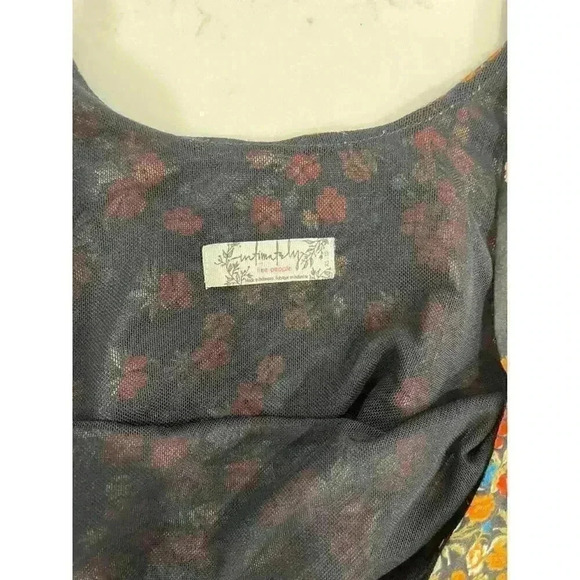 Intamatley Free People Black/Red Floral Spaghetti Strap Crop Top Size Women’s XS - Picture 3 of 4